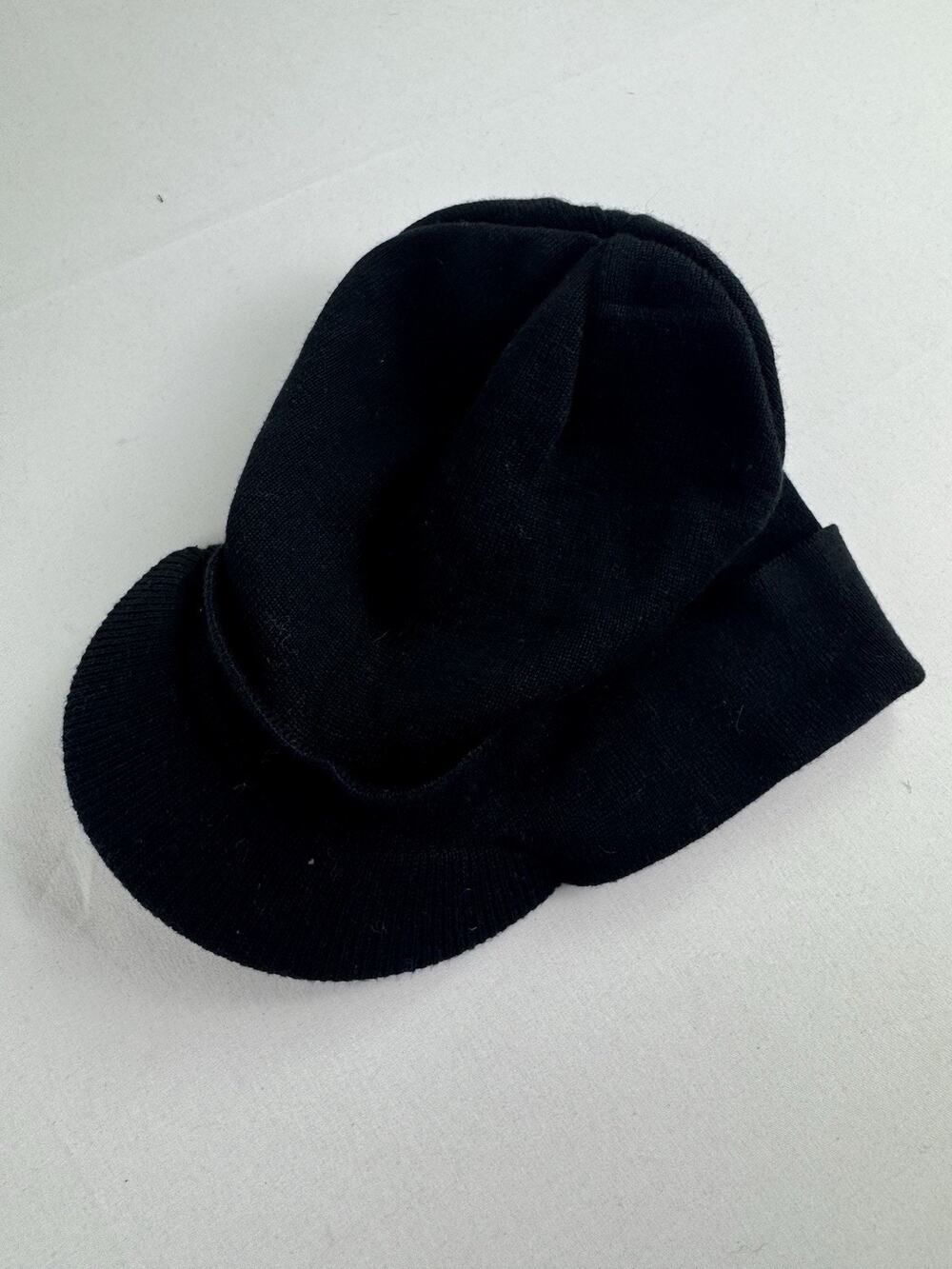 Nike Swoosh Brimmed Knit Beanie Hat Black Visor Cap